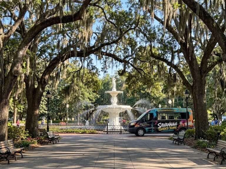 Forsyth Park fountain, one of the best free things to do in Savannah, GA